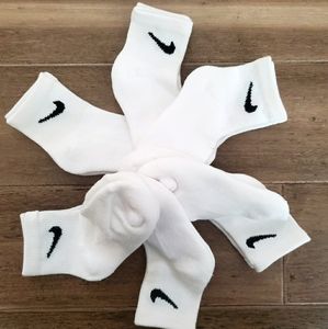 NIKE Brand NEW Youth XS (sz 10-3) Crew Socks